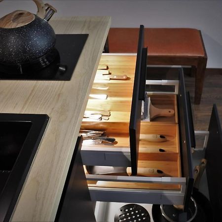 Boutique 108 - Old City, Luxury Apt. With A Garage Краків Екстер'єр фото