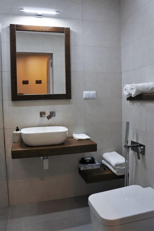 Boutique 108 - Old City, Luxury Apt. With A Garage Краків Екстер'єр фото
