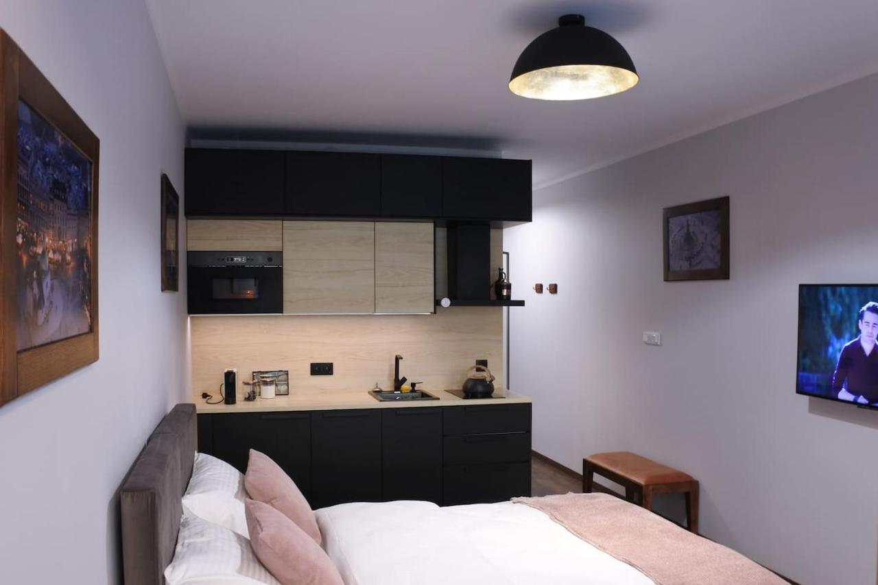Boutique 108 - Old City, Luxury Apt. With A Garage Краків Екстер'єр фото